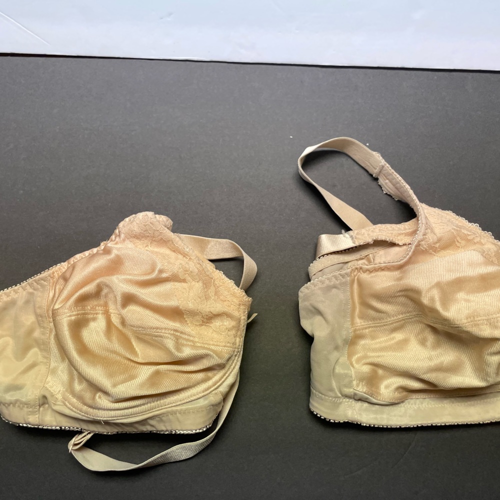 2 Mastectomy Bras - Almost U - 44B